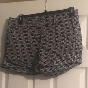 New York and company black and white shorts